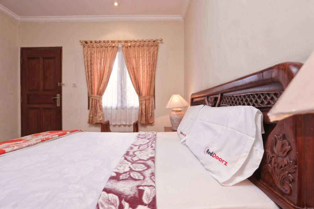 Reddoorz @ Legian Street Hotell Kuta Lombok Eksteriør bilde